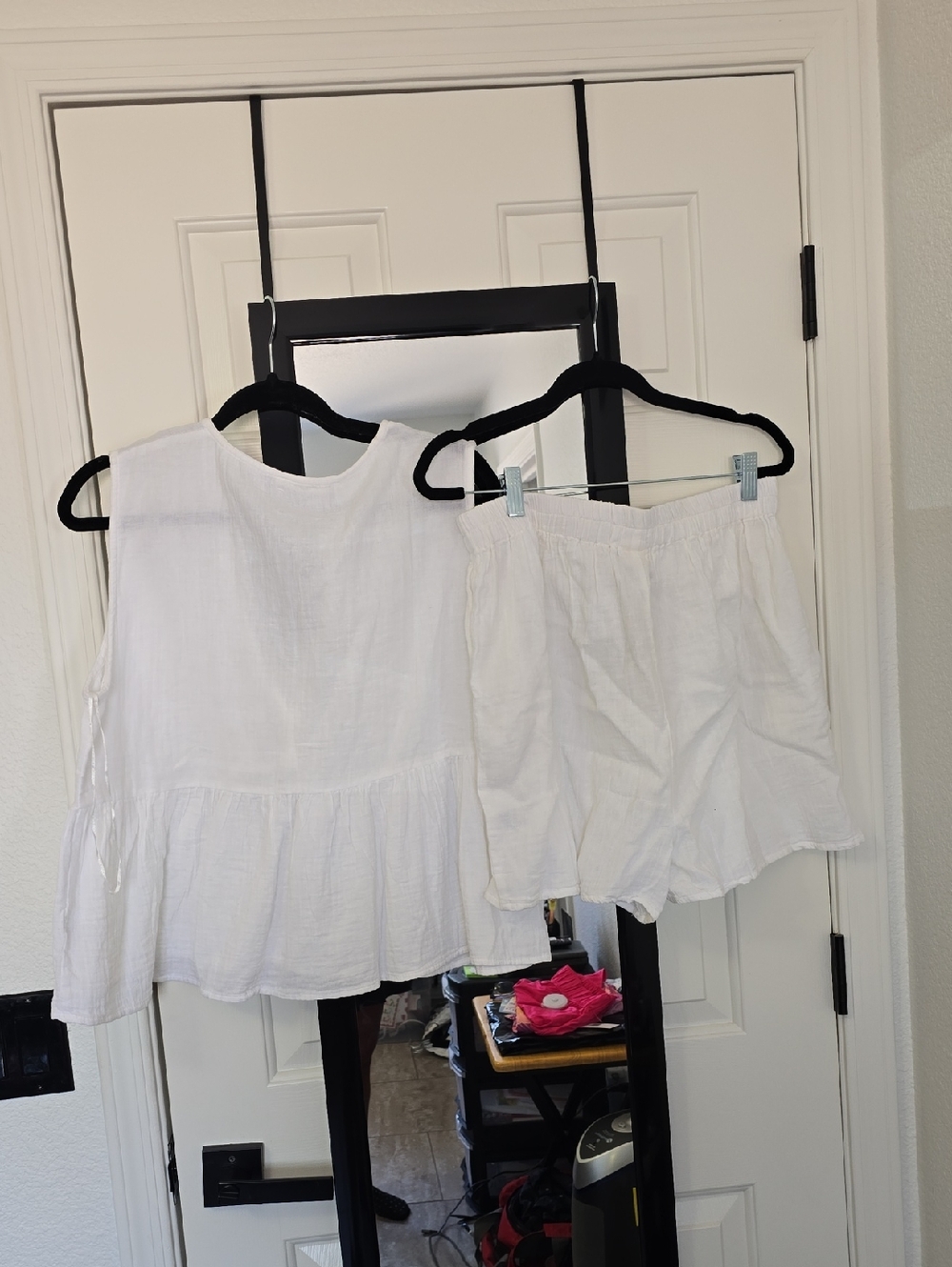White Sleeveless Tie-Front Peplum Top  And Short Set Sz Xl Nwt - Picture 3 of 7